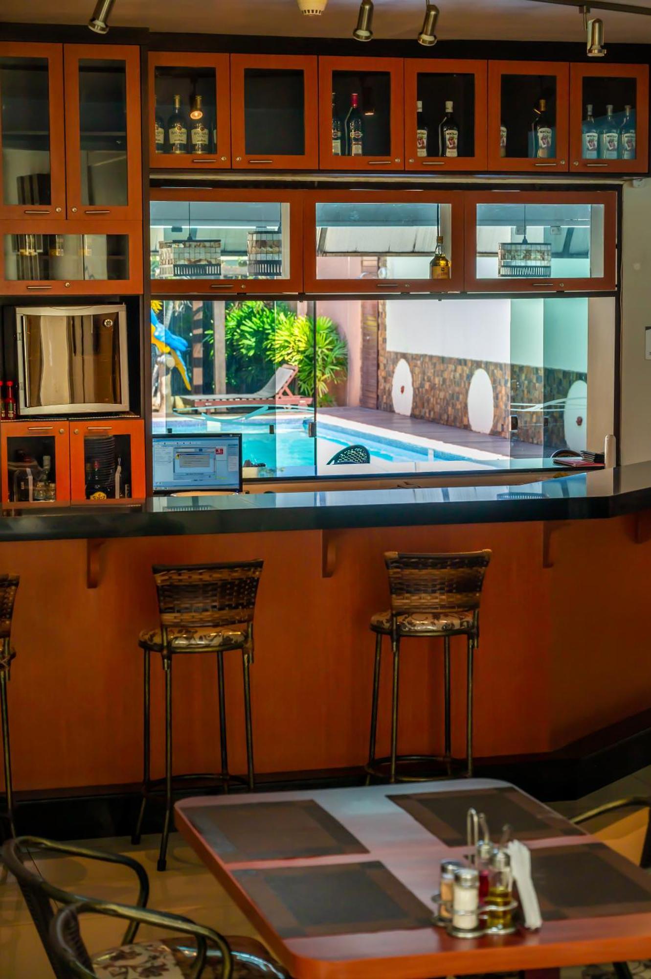 Hotel 365 กูยาบา ภายนอก รูปภาพ
